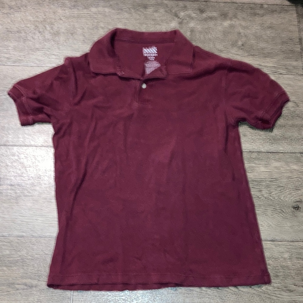 Used like new old navy shirt comes from smoke free home